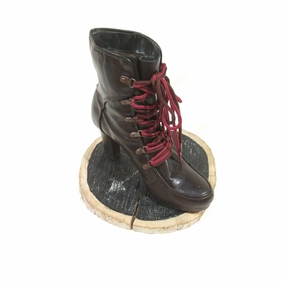 High Heeled Ankle Booties - Picture 2 of 8